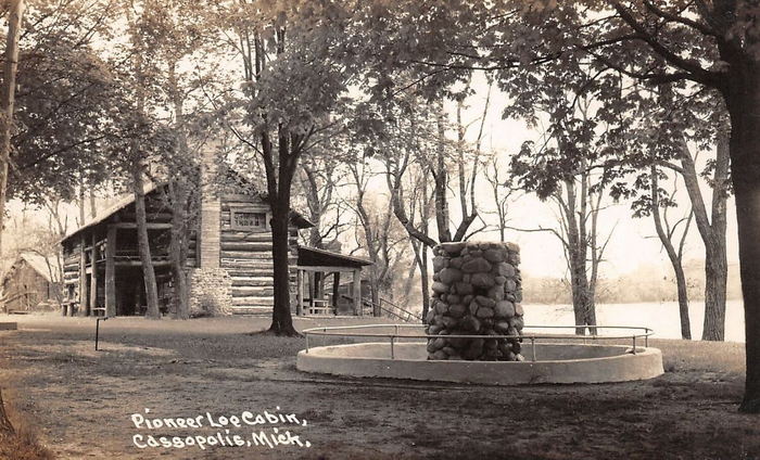 Pioneer Log Cabin Museum (Halfway House Museum, Pioneer Log Cabin) - Historical Photo (newer photo)